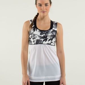 Lululemon Tame-me tank, BW floral